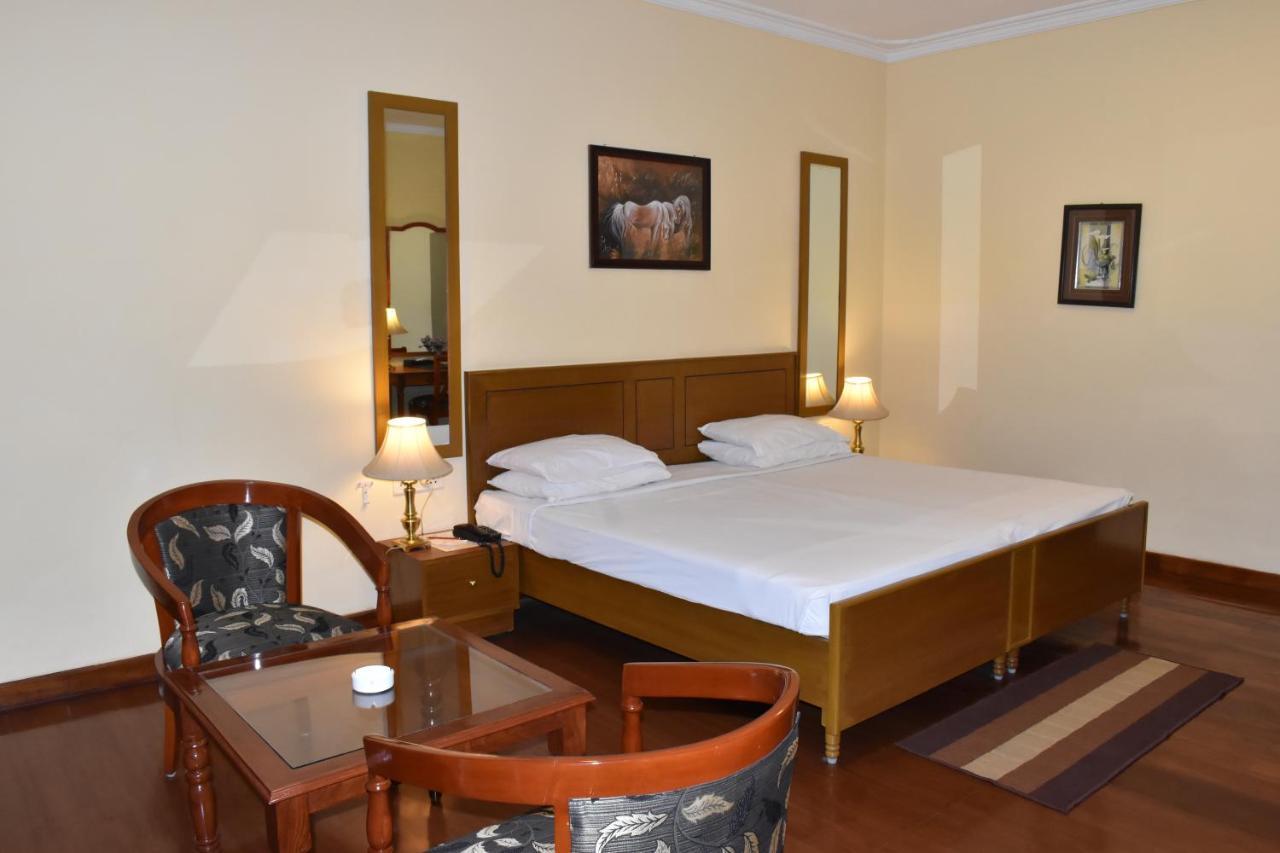 The Royal Residency Hotell Bodh Gaya Exteriör bild